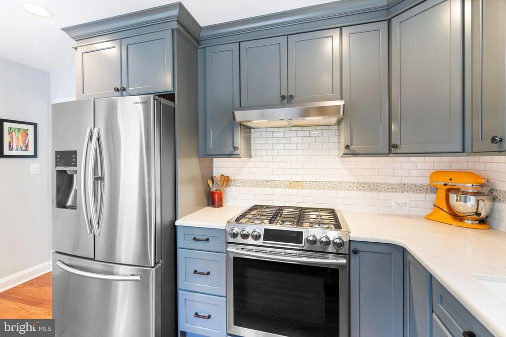 Image 16 of property listing at 2107 OAK LODGE RD, Baltimore, MD 21228