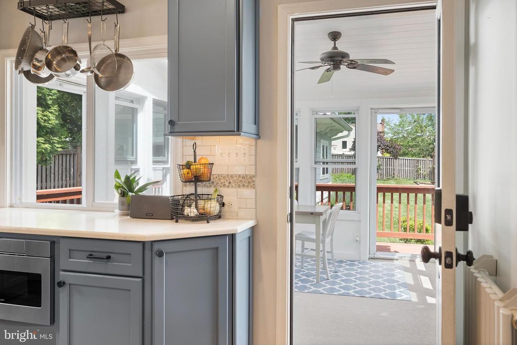 Image 18 of property listing at 2107 OAK LODGE RD, Baltimore, MD 21228