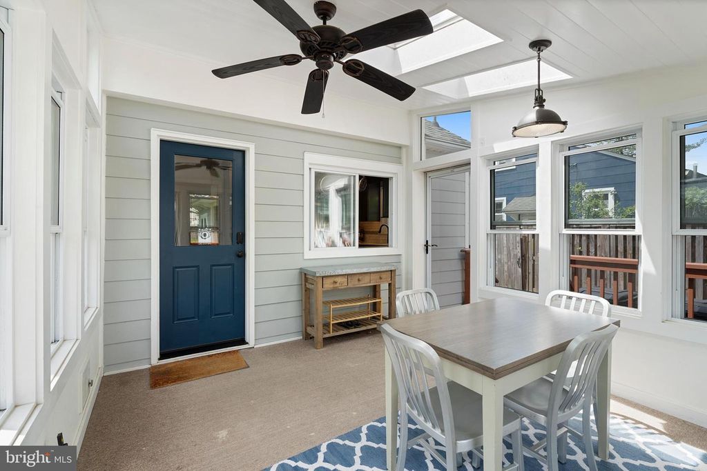 Image 20 of property listing at 2107 OAK LODGE RD, Baltimore, MD 21228