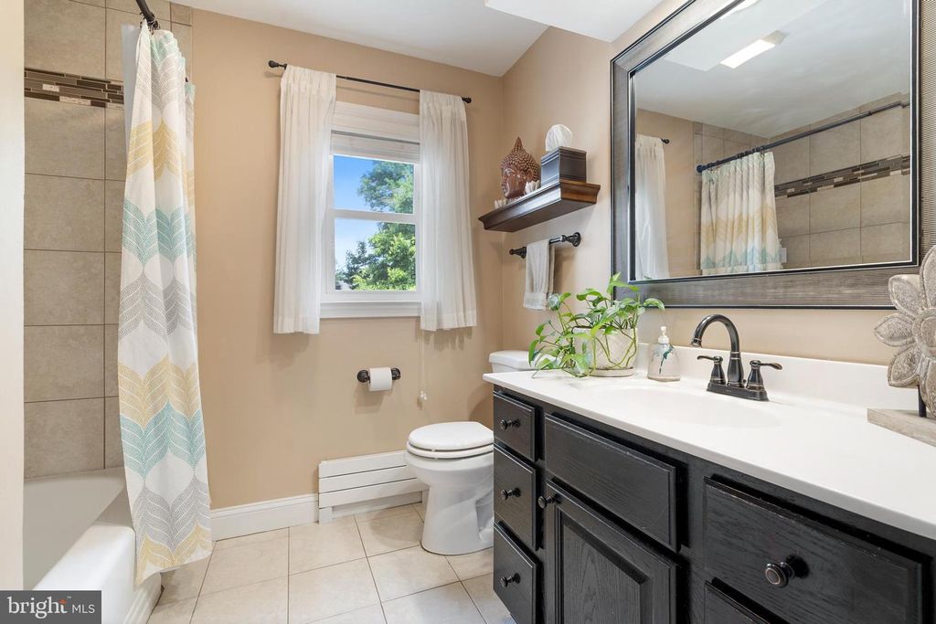 Image 21 of property listing at 2107 OAK LODGE RD, Baltimore, MD 21228