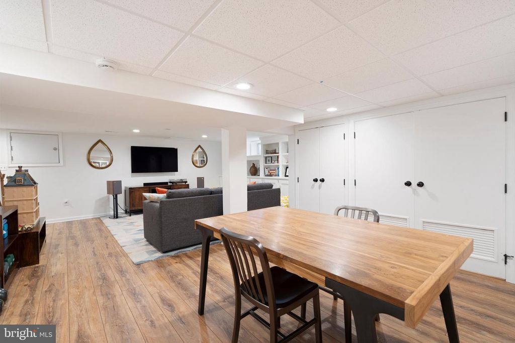 Image 35 of property listing at 2107 OAK LODGE RD, Baltimore, MD 21228