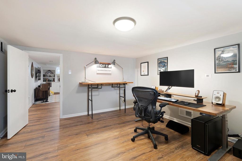Image 36 of property listing at 2107 OAK LODGE RD, Baltimore, MD 21228
