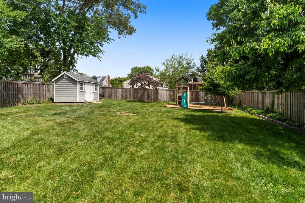 Image 43 of property listing at 2107 OAK LODGE RD, Baltimore, MD 21228