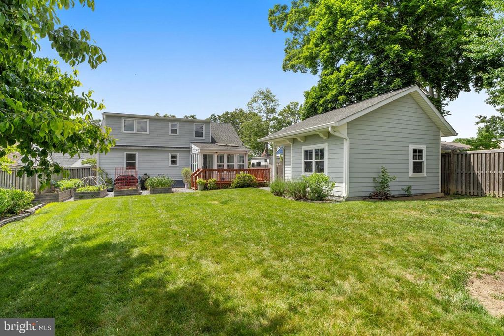 Image 48 of property listing at 2107 OAK LODGE RD, Baltimore, MD 21228