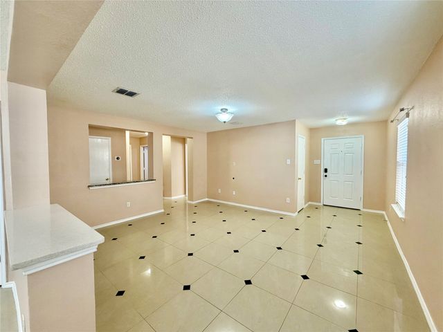 7409 Cresswell Drive, Arlington, TX 76001