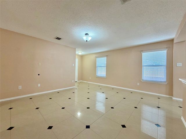 7409 Cresswell Drive, Arlington, TX 76001