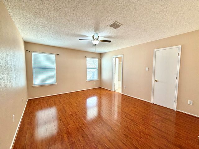 7409 Cresswell Drive, Arlington, TX 76001