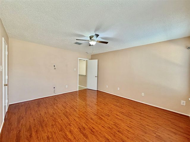 7409 Cresswell Drive, Arlington, TX 76001