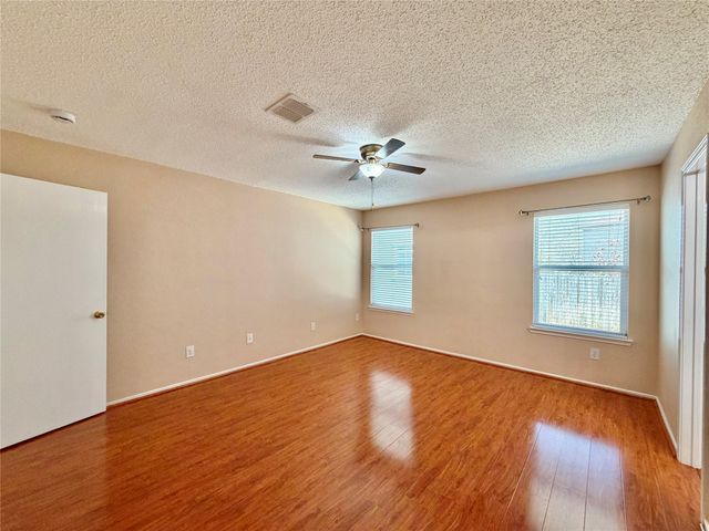 7409 Cresswell Drive, Arlington, TX 76001