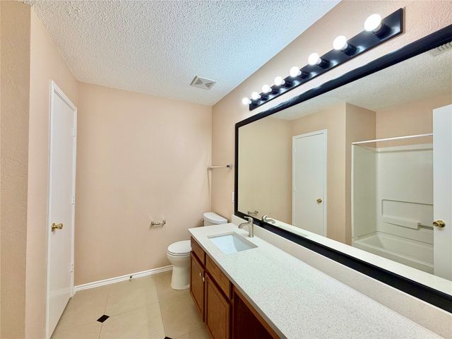 7409 Cresswell Drive, Arlington, TX 76001