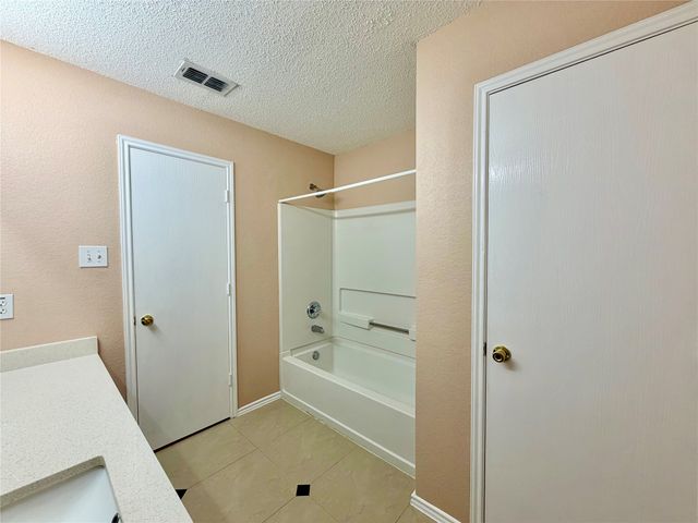 7409 Cresswell Drive, Arlington, TX 76001