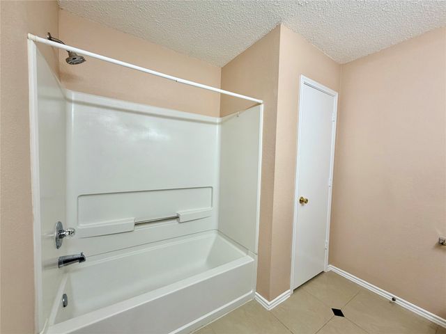 7409 Cresswell Drive, Arlington, TX 76001