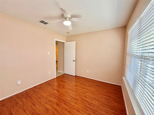 7409 Cresswell Drive, Arlington, TX 76001