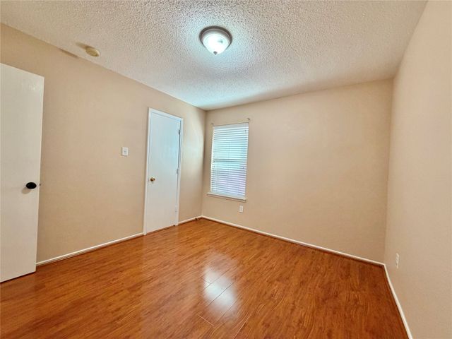 7409 Cresswell Drive, Arlington, TX 76001