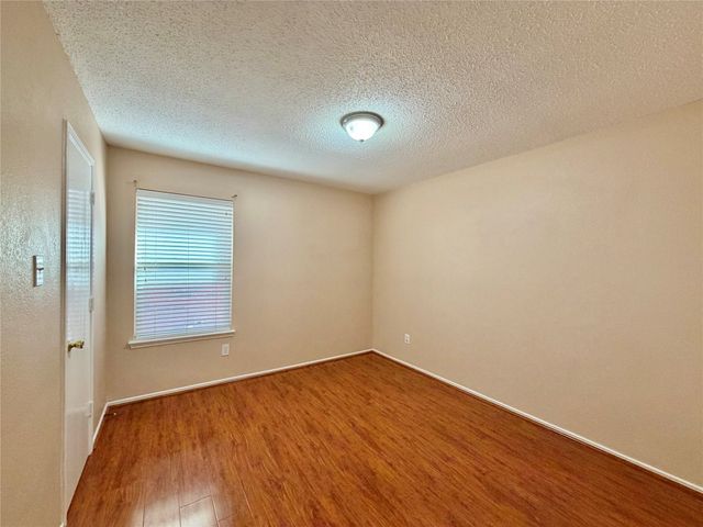 7409 Cresswell Drive, Arlington, TX 76001