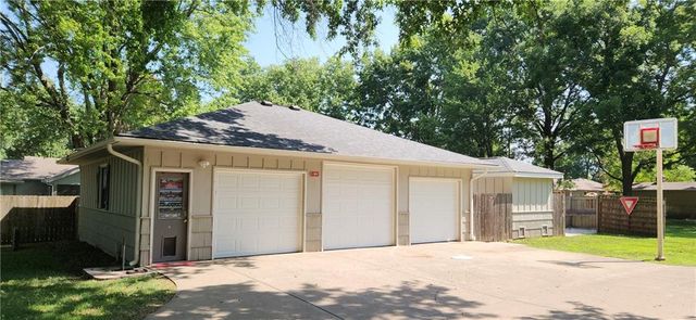 305 S Berkley Street, Louisburg, KS 66053