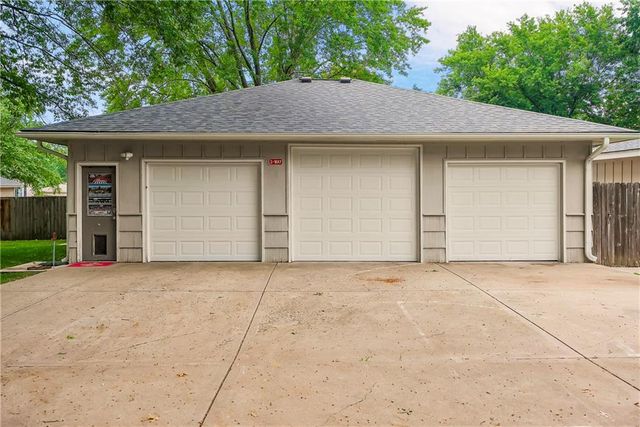 305 S Berkley Street, Louisburg, KS 66053