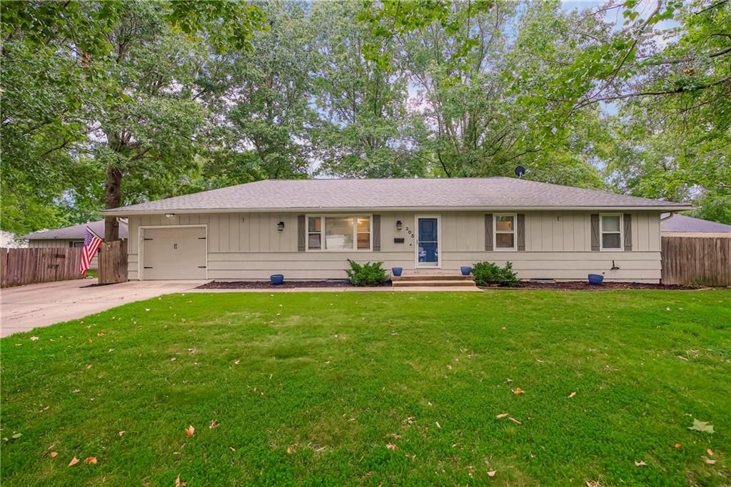 305 S Berkley Street, Louisburg, KS 66053