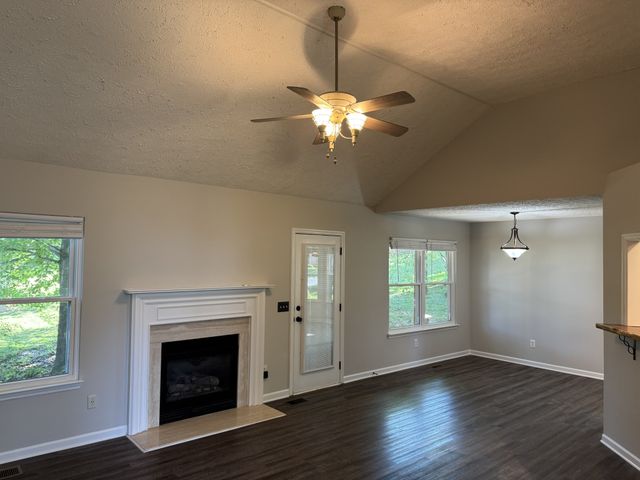 122 Mansker Park Dr, Hendersonville, TN 37075