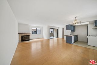 11924 Mayfield Avenue 2, Los Angeles, CA 90049