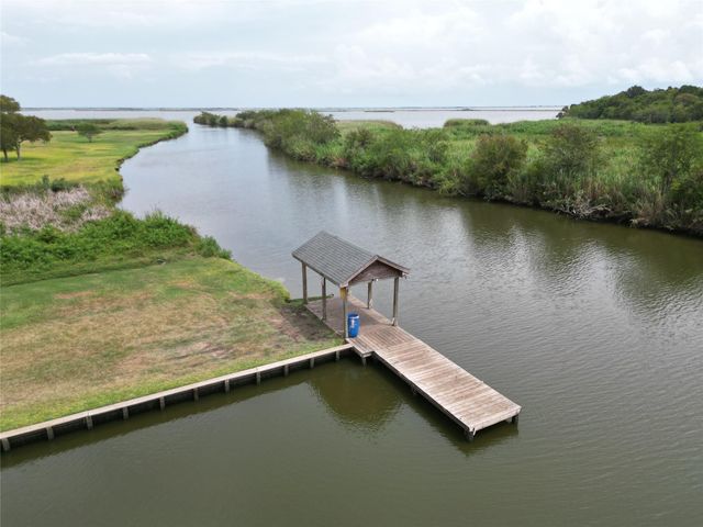 1828 Bayou Breeze Drive, Baytown, TX 77523