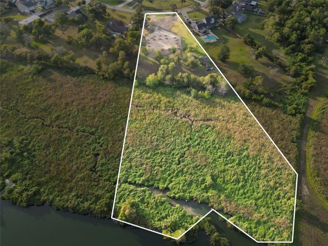 1828 Bayou Breeze Drive, Baytown, TX 77523