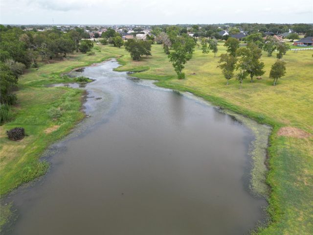 1828 Bayou Breeze Drive, Baytown, TX 77523