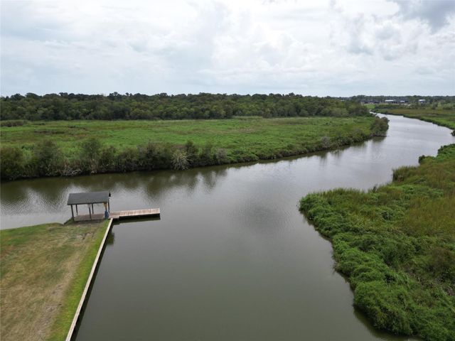 1828 Bayou Breeze Drive, Baytown, TX 77523