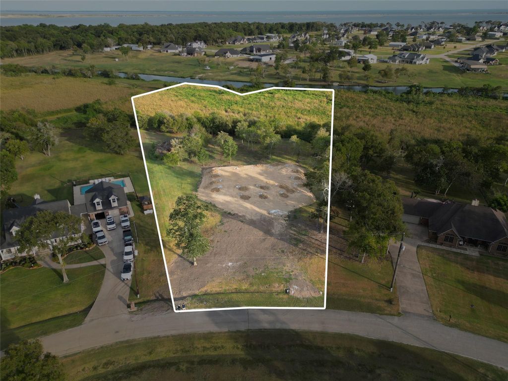 1828 Bayou Breeze Drive, Baytown, TX 77523