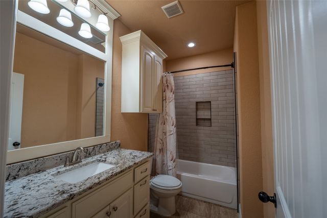 3324 Shawnee Trail, Lake Worth, TX 76135