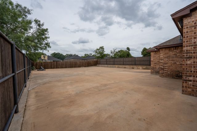 3324 Shawnee Trail, Lake Worth, TX 76135