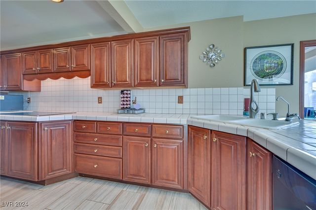 485 Sari Drive, Las Vegas, NV 89110