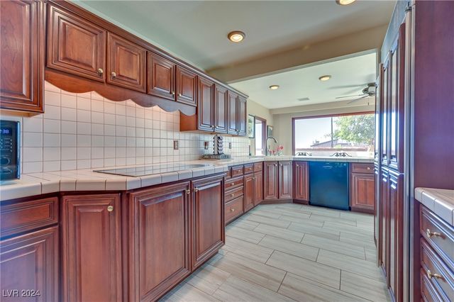 485 Sari Drive, Las Vegas, NV 89110