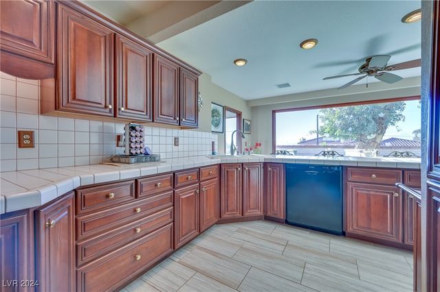 485 Sari Drive, Las Vegas, NV 89110