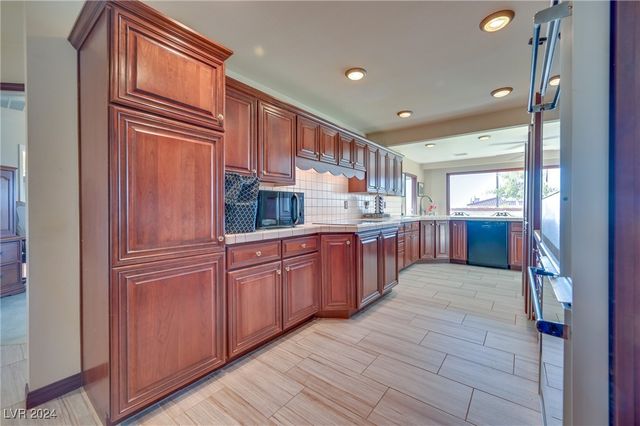 485 Sari Drive, Las Vegas, NV 89110