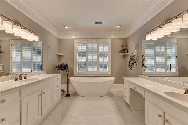 3610 Mansions Parkway, Berkeley Lake, GA 30096