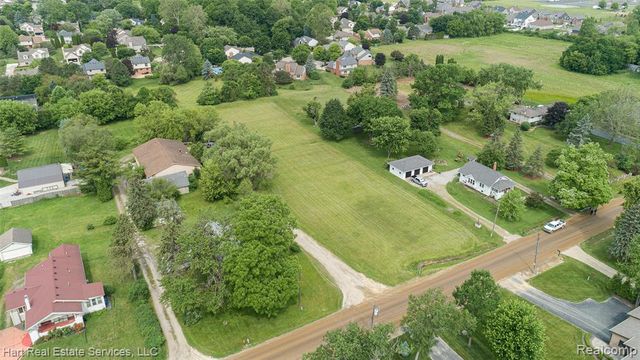 8933 Canton Center Rd, Plymouth, MI 48170