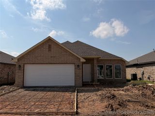 10920 S 271st East Avenue, Coweta, OK 74429