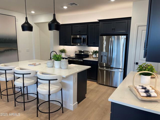 9976 W CHEERY LYNN Road, Avondale, AZ 85392