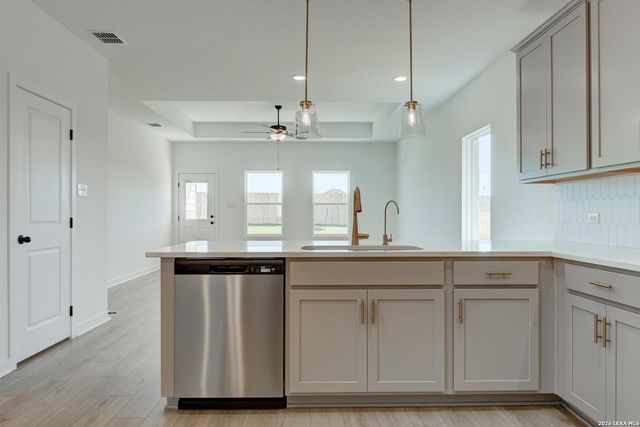 1234 Hightower Ln, San Antonio, TX 78245