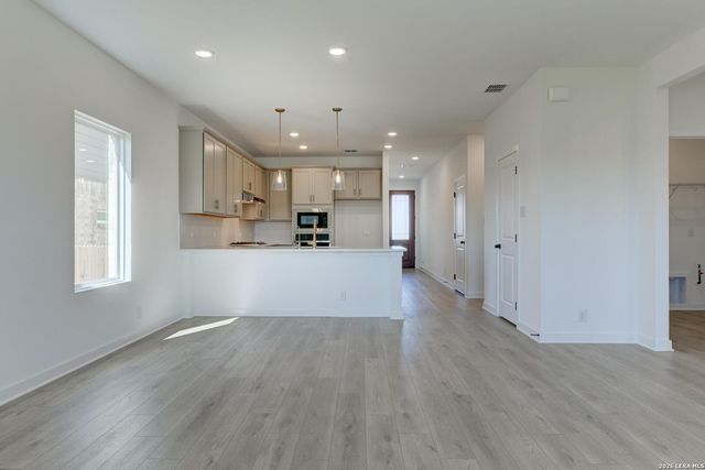 1234 Hightower Ln, San Antonio, TX 78245