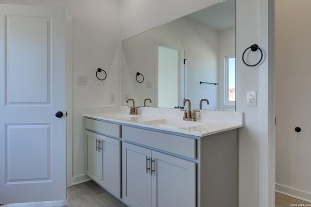 1234 Hightower Ln, San Antonio, TX 78245