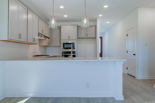 1234 Hightower Ln, San Antonio, TX 78245