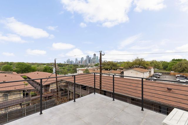 1402 Summit ST A, Austin, TX 78741
