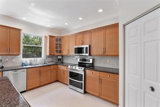 5067 SW 162nd Ave, Miramar, FL 33027