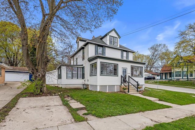 140 Spring STREET, Waukesha, WI 53188