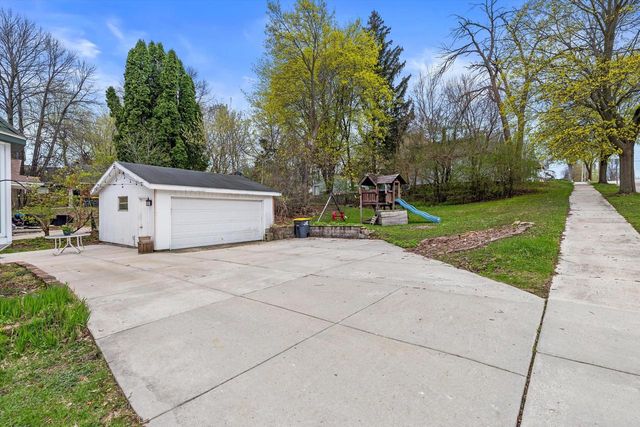 140 Spring STREET, Waukesha, WI 53188