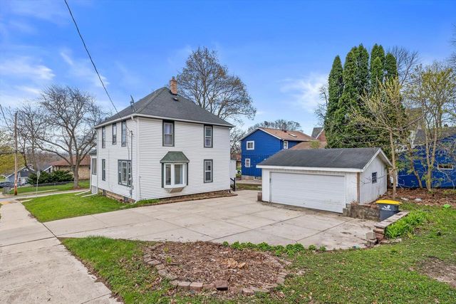 140 Spring STREET, Waukesha, WI 53188