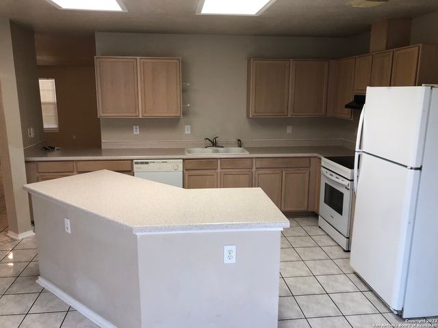 6311 Donely, San Antonio, TX 78247