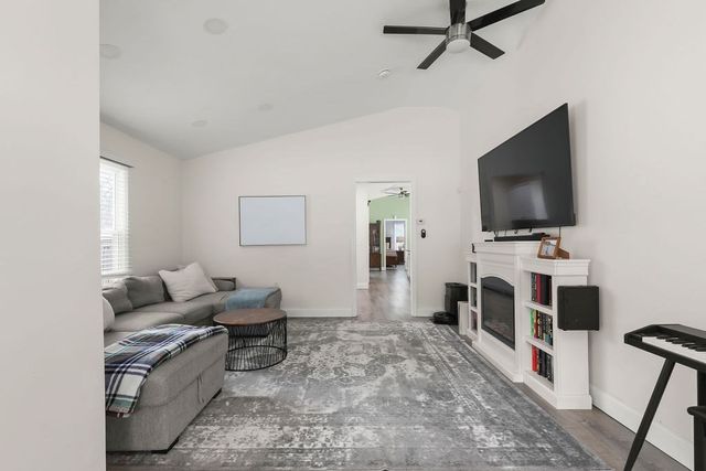 60 Martin, Wareham, MA 02532